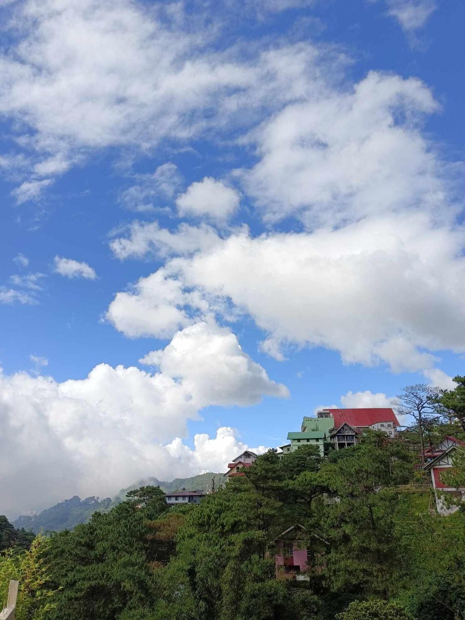 Aparthotel Misty Hills Baguio City Esterno foto
