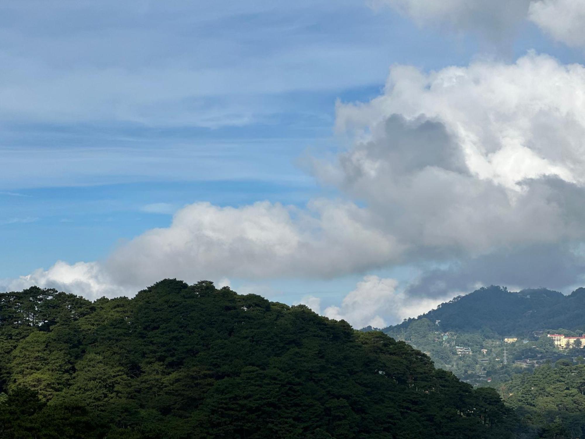 Aparthotel Misty Hills Baguio City Esterno foto