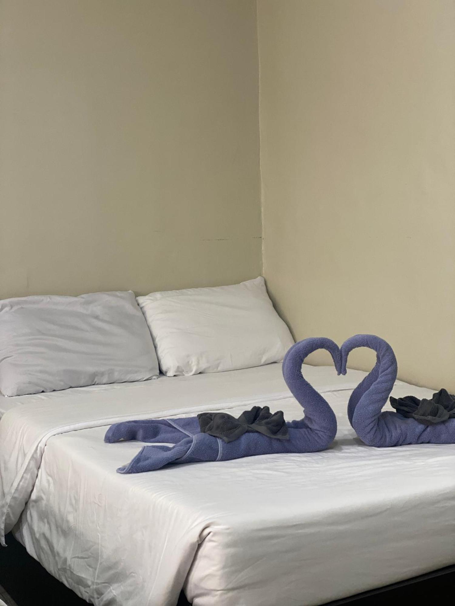 Aparthotel Misty Hills Baguio City Esterno foto